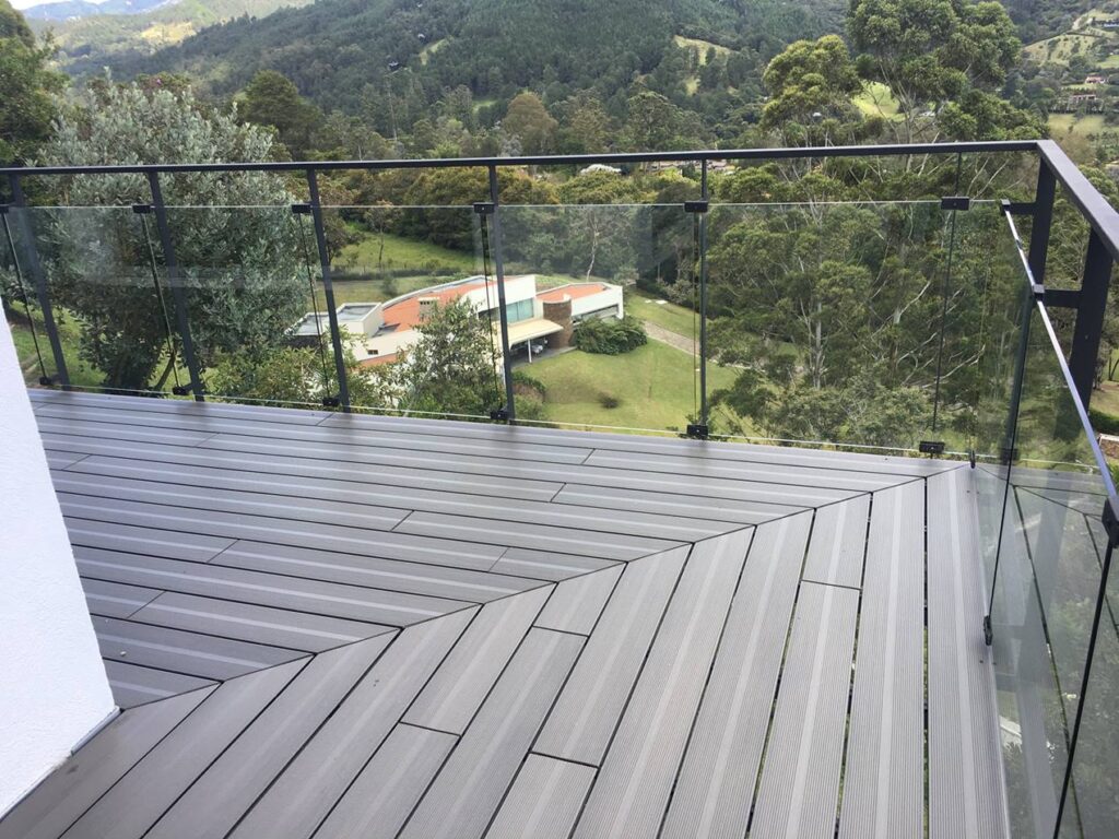 ¿Sabes como realizar el cuidado de mantenimiento de tu piso DECK?